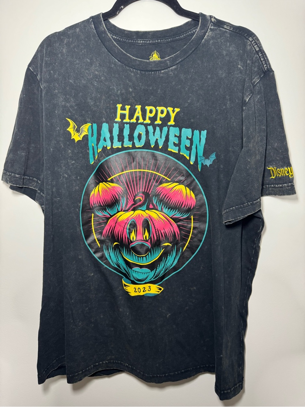 EUC Disney 2023 Halloween Colorful Mickey Head Pumpkin T Shirt Mens Size XL